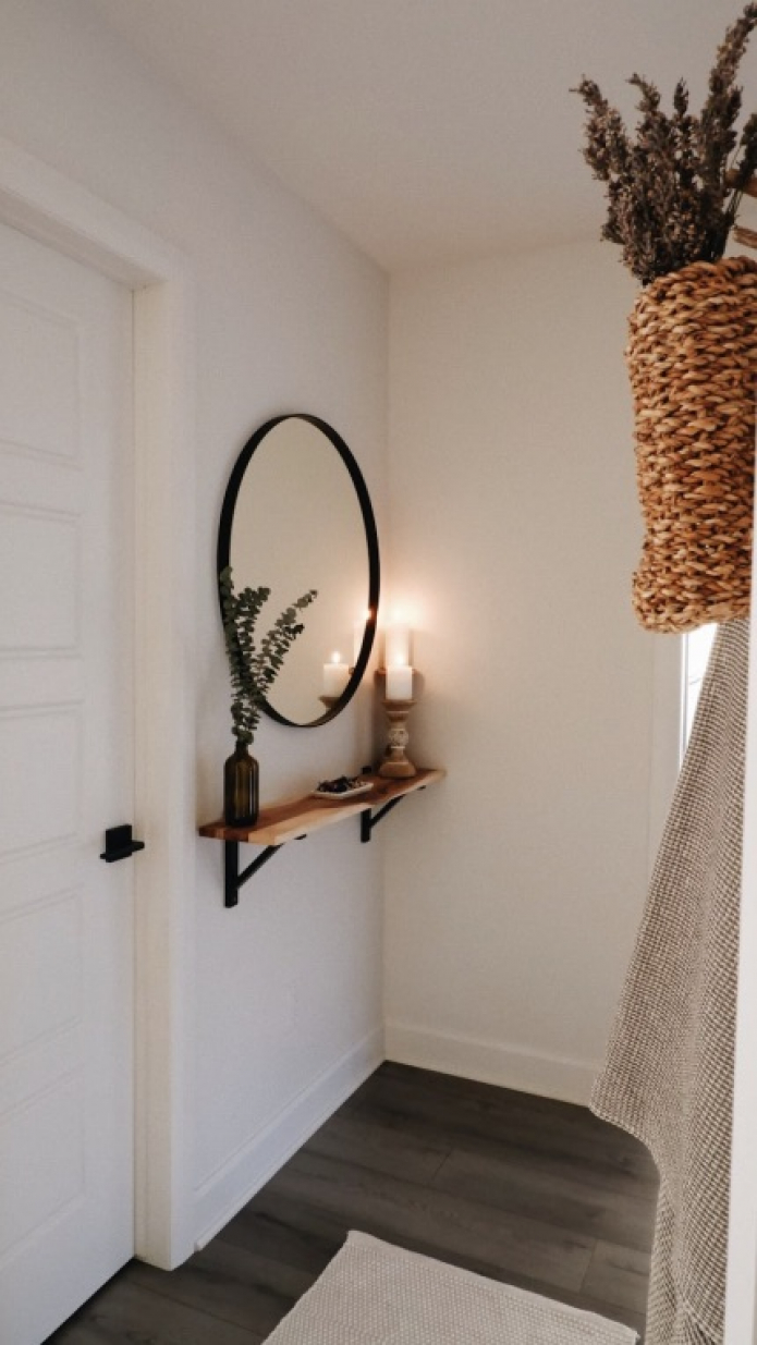 Белая прихожая в скандинавском стиле Белая прихожая в скандинавском стиле