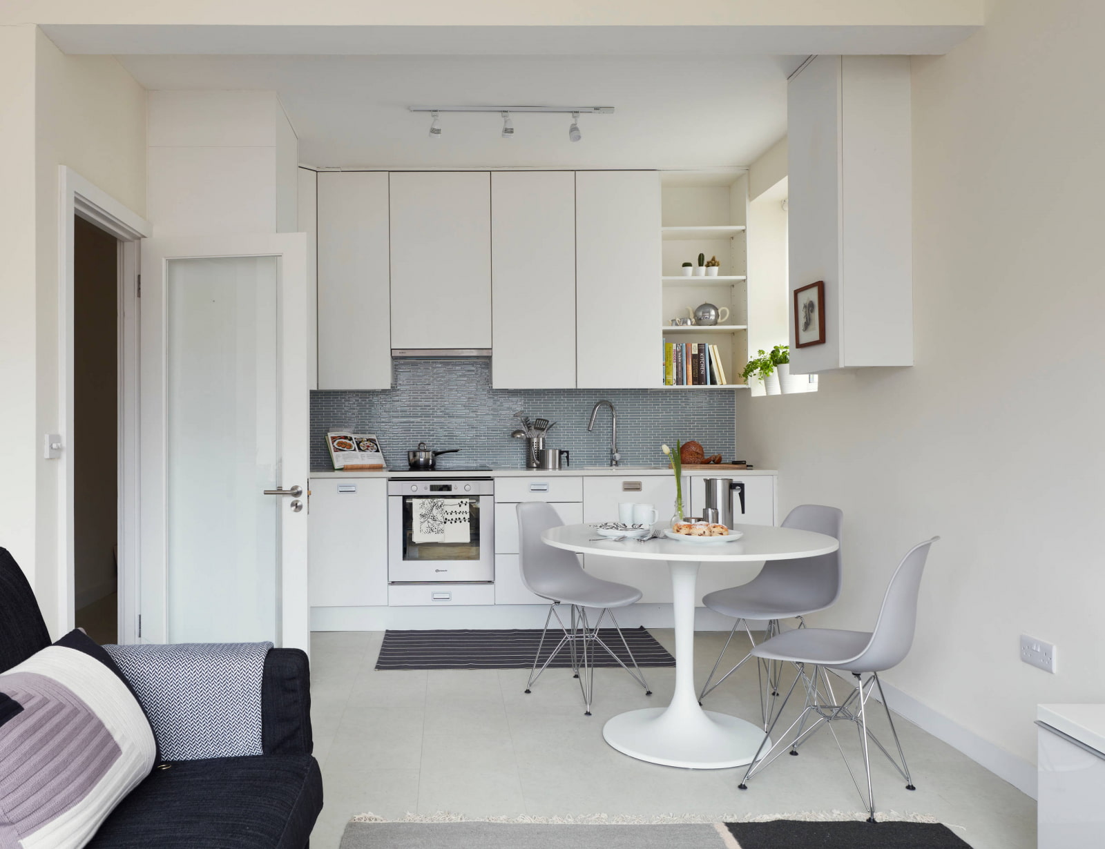 Кухня 14 кв. м.: советы по выбору и реальные примеры кухонного дизайна ( фото)