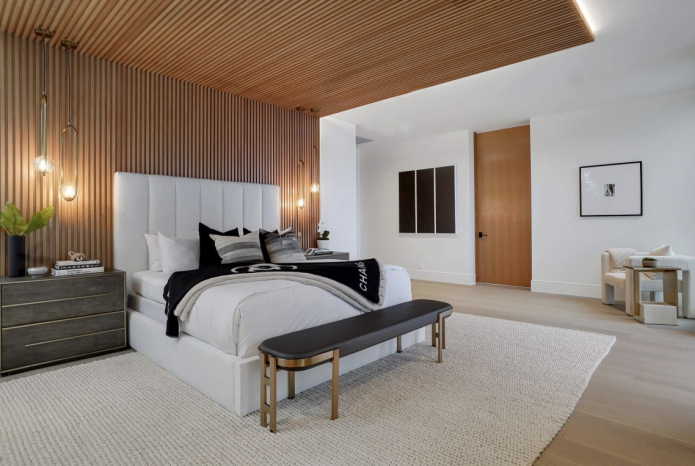 Белый, чёрный и древесный Белый, чёрный и древесный