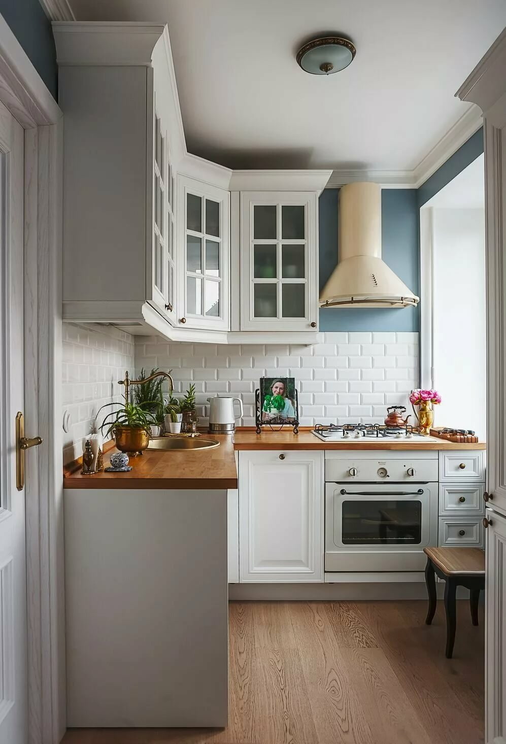 Как выбрать кухонный гарнитур для маленькой кухни на что обратить?