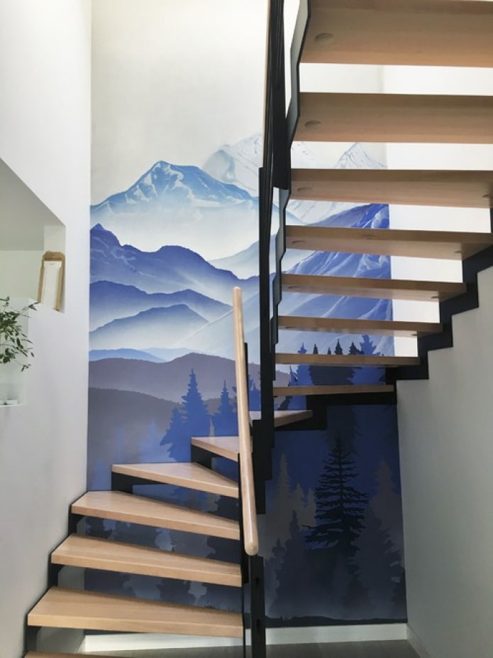 роспись стен на лестнице