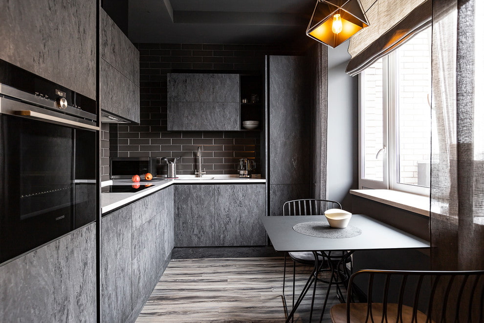 Дизайн кухни с темным полом: варианты оттенков и материалов, выбор гарнитура, фото интерьеров