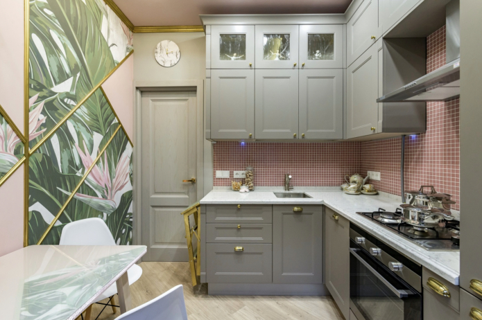 квадратная кухня