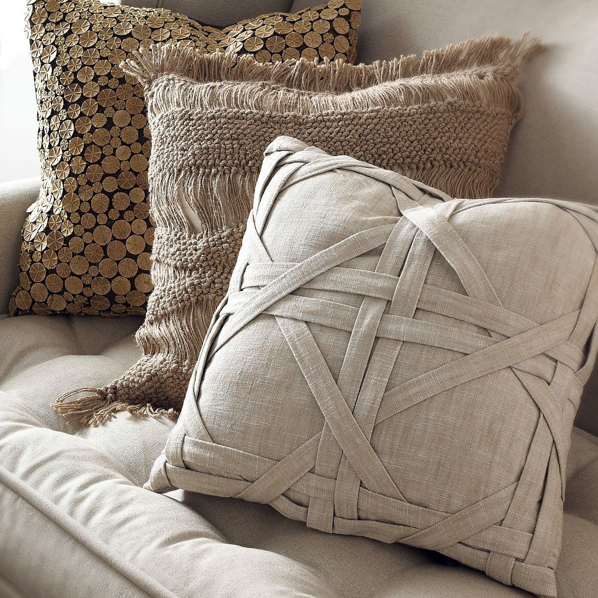 Декоративные подушки - купить дизайнерские диванные подушки от Daisy Maisy