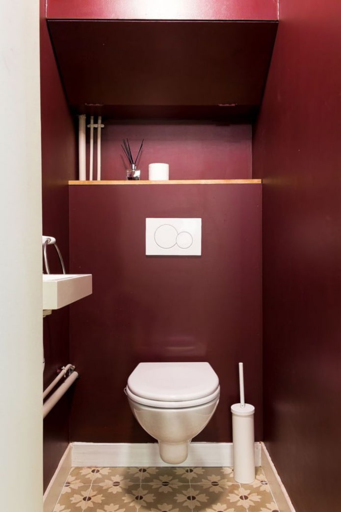 туалет в бордовом цвете