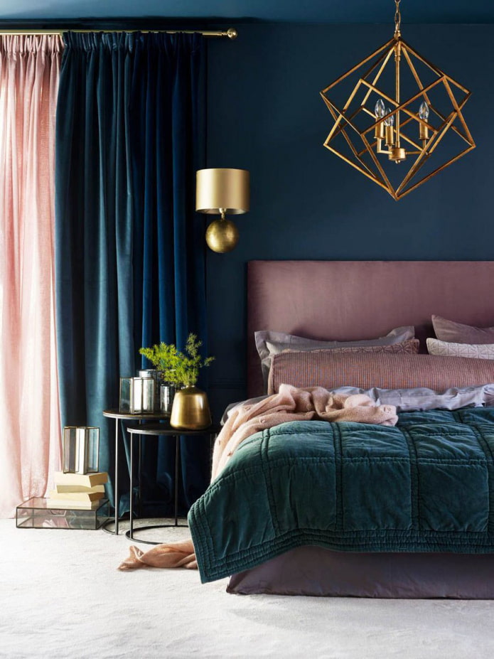 пыльный розовый с синим в спальне