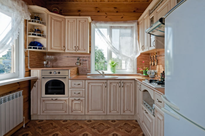 кухня с патиной в деревенском стиле
