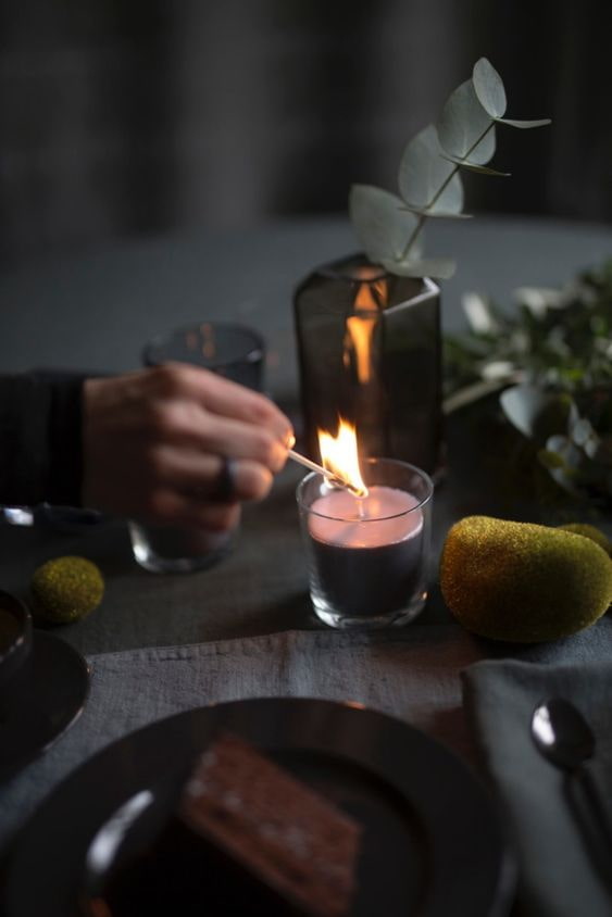 Как красиво украсить интерьер свечами? – 10 лучших способов