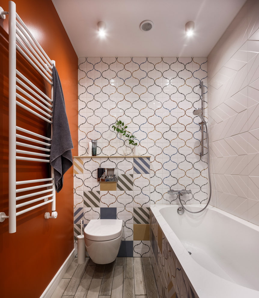 7 удачных примеров сочетания плитки и краски в ванной