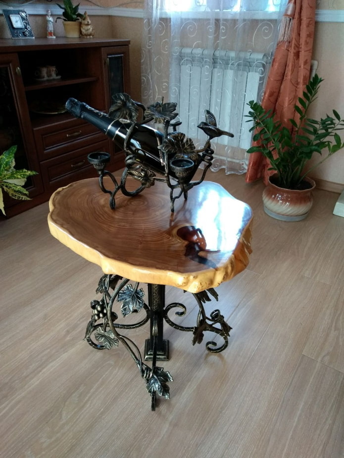 кованый столик со слэбом