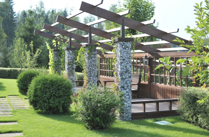 высокие габионы в ландшафтном дизайне