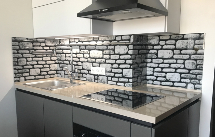 стеклянный фартук