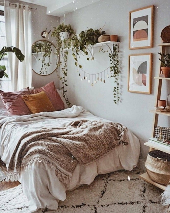спальня с серыми стенами