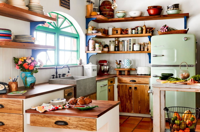 кухня с деревянными фасадами