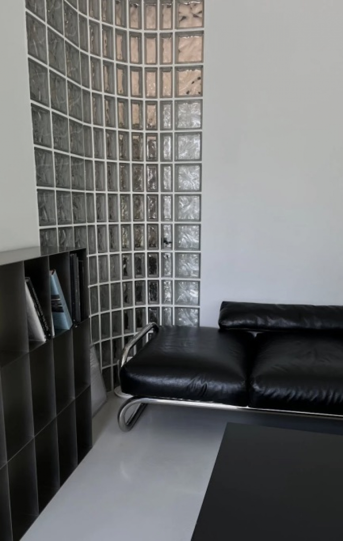 стена из стеклоблоков в интерьере