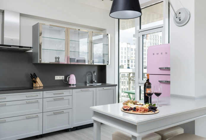 стеклянный шкаф в интерьере