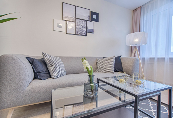 стеклянный стол