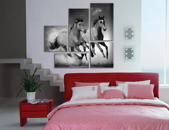 модульная картина с лошадьми в спальне
