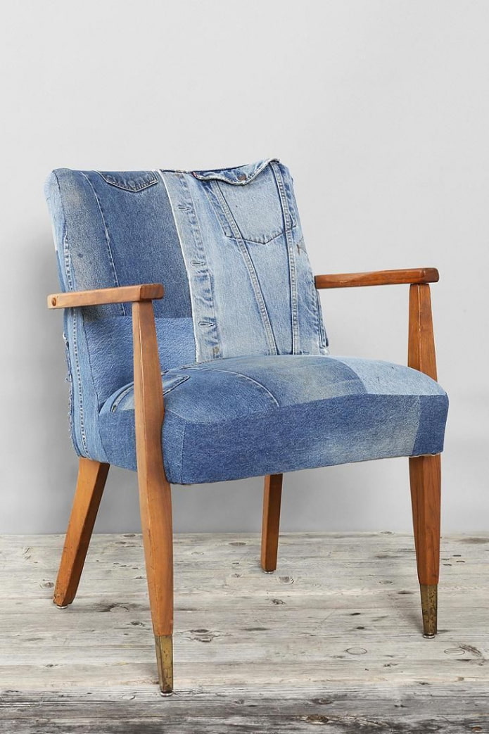 Обивка стула из джинсов