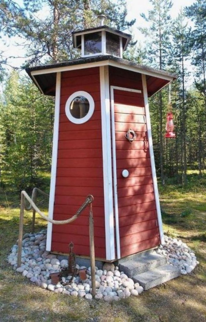 туалет в виде маяка