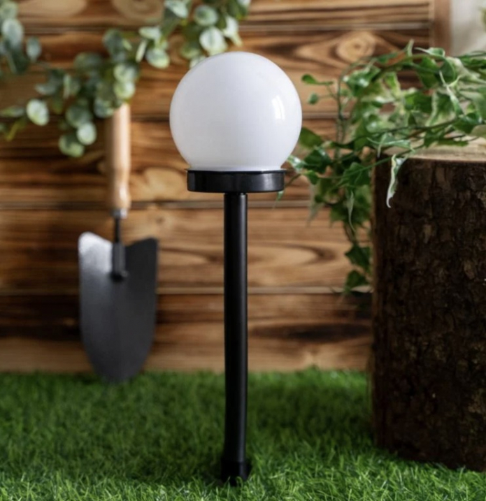 Светильник садовый на участке Светильник садовый на участке