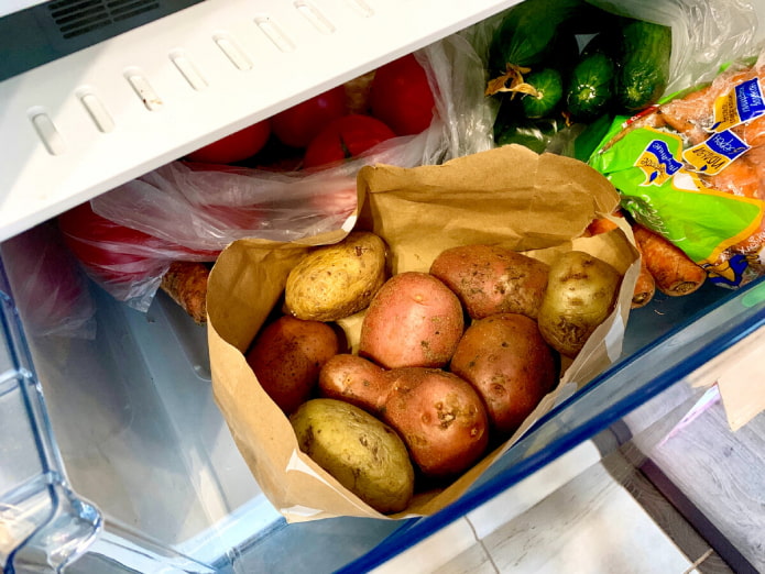 картошка в холодильнике