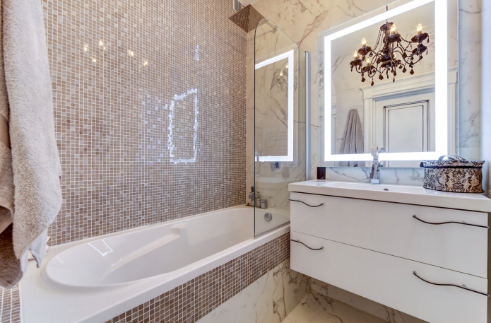 сочетание мозаики и керамогранита