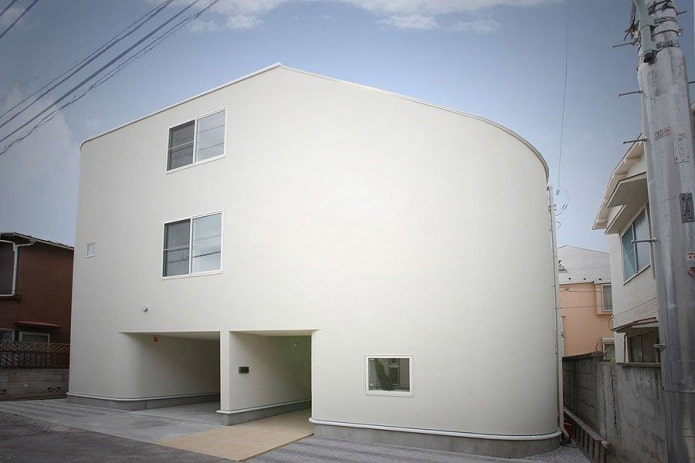 японский дом с горкой вид снаружи
