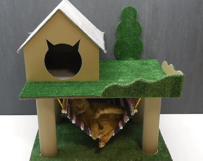 домик для кошки из картона и ковролина