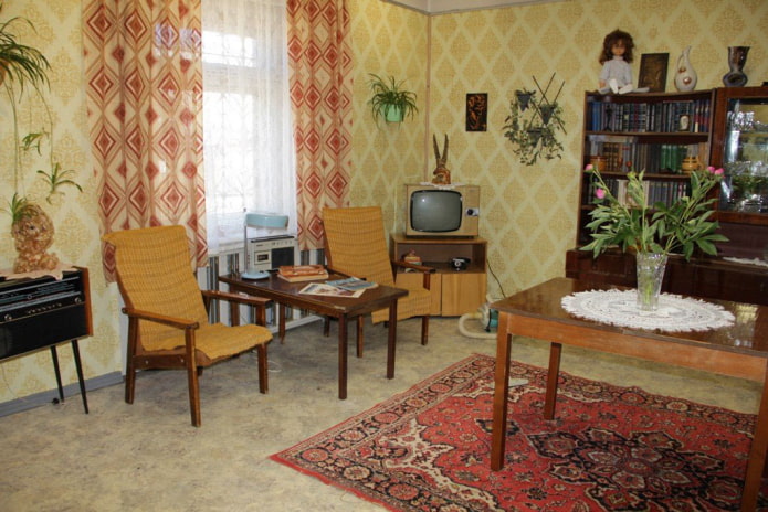 Интерьер гостиной советской эпохи