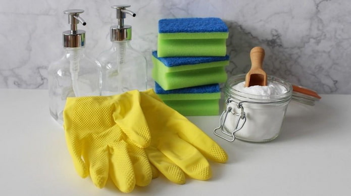 Принадлежности для уборки ванной