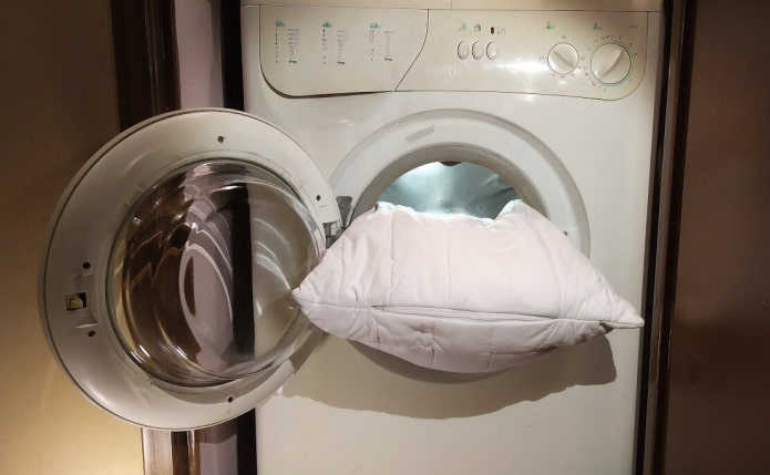 Подушка в стиральной машине