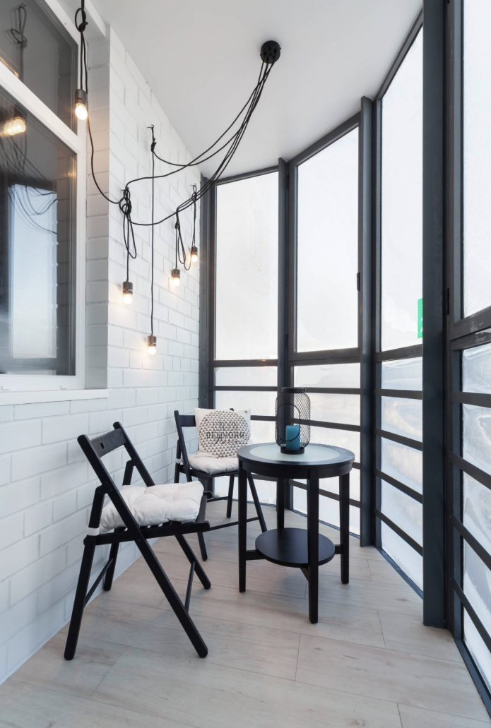 Освещение на балконе