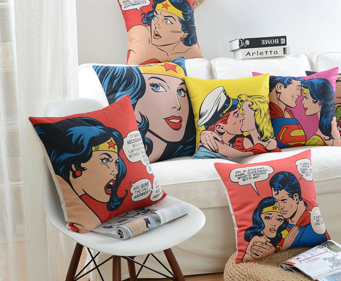 подушки с изображением из комиксов
