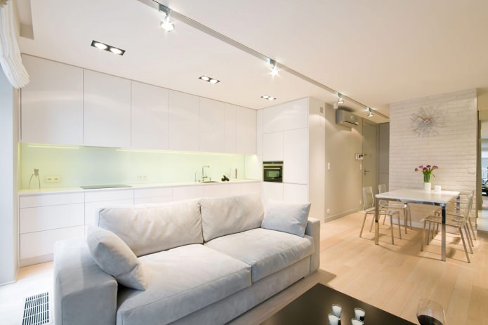Дизайн маленькой гостиной в белом цвете