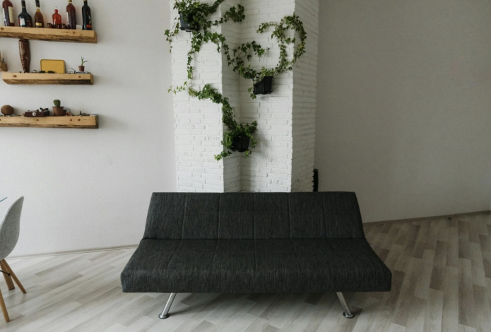 кирпич в гостиной