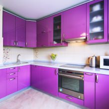 Фиолетовый гарнитур на кухне: дизайн, сочетания, выбор стиля, обоев и штор-1