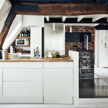 Белая кухня с деревянной столешницей: 60 современных фото и вариантов дизайна-12