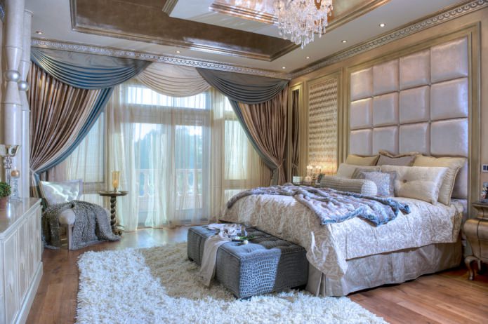 Интерьер с серыми шторами в спальне