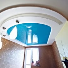 Комбинированные гипсокартонные и натяжные потолки: дизайн, сочетания по цвету, фото в интерьере-4