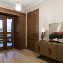 Двери в прихожую и коридор: виды, дизайн, цвет, сочетания, фото в интерьере-1