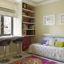 Стол у окна в детской комнате: виды, советы по расположению, дизайн, формы и размеры-8