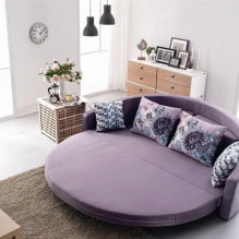 Фиолетовый диван в интерьере: виды, материалы обивки, механизмы, дизайн, оттенки и сочетания-1