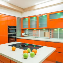 Оранжевая кухня в интерьере: особенности дизайна, сочетания, выбор штор и обоев-1