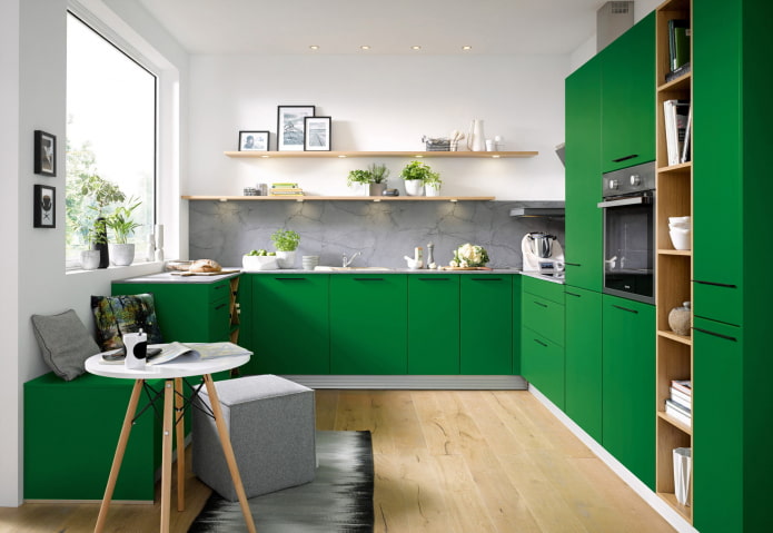Зеленая кухня в интерьере фото реальных объектов