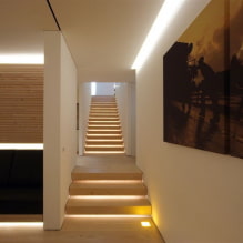 Подсветка лестницы в доме: реальные фото и примеры освещения-4