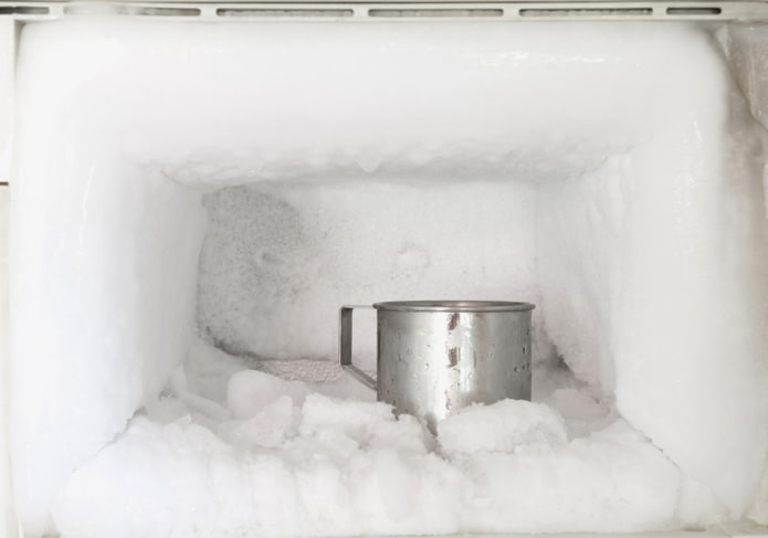 Как разморозить холодильник?