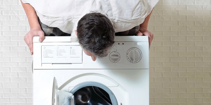 Что делать, если прыгает стиральная машинка?