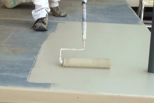 Как самостоятельно покрасить бетон?