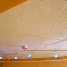 Пенопластовая плитка для потолка: плюсы и минусы, этапы поклейки-1